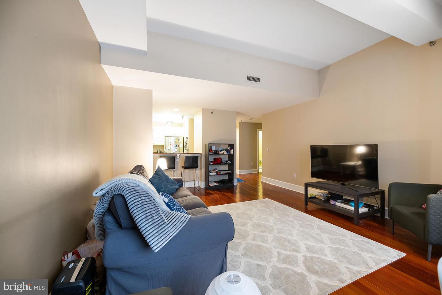 1500 Chestnut St #13e