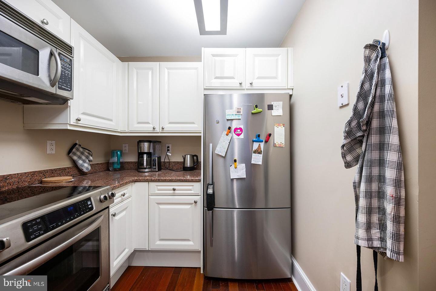 1500 Chestnut St #13e