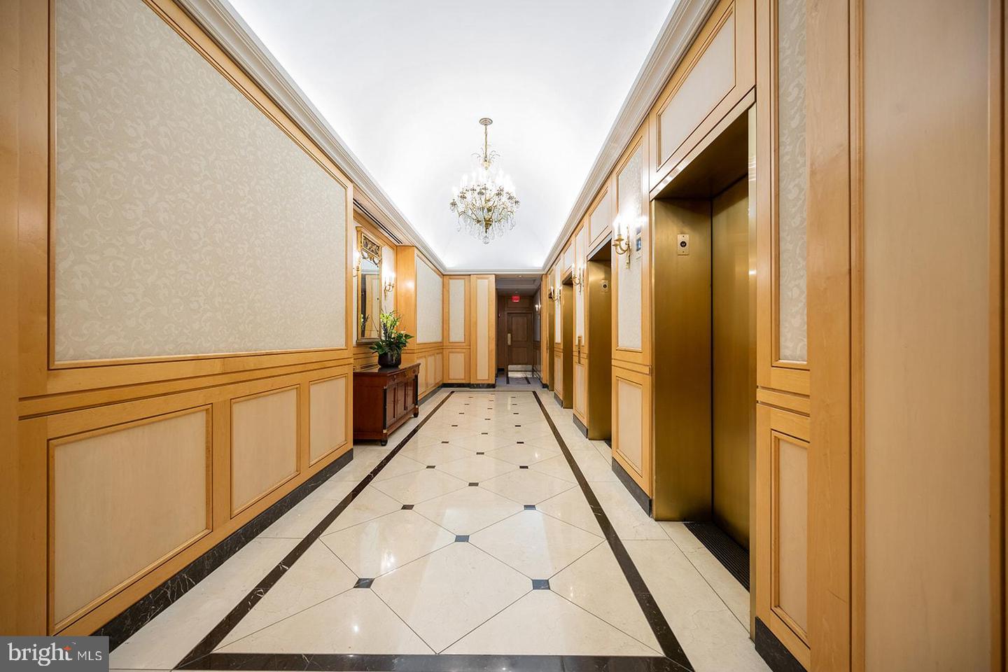 1500 Chestnut St #13e