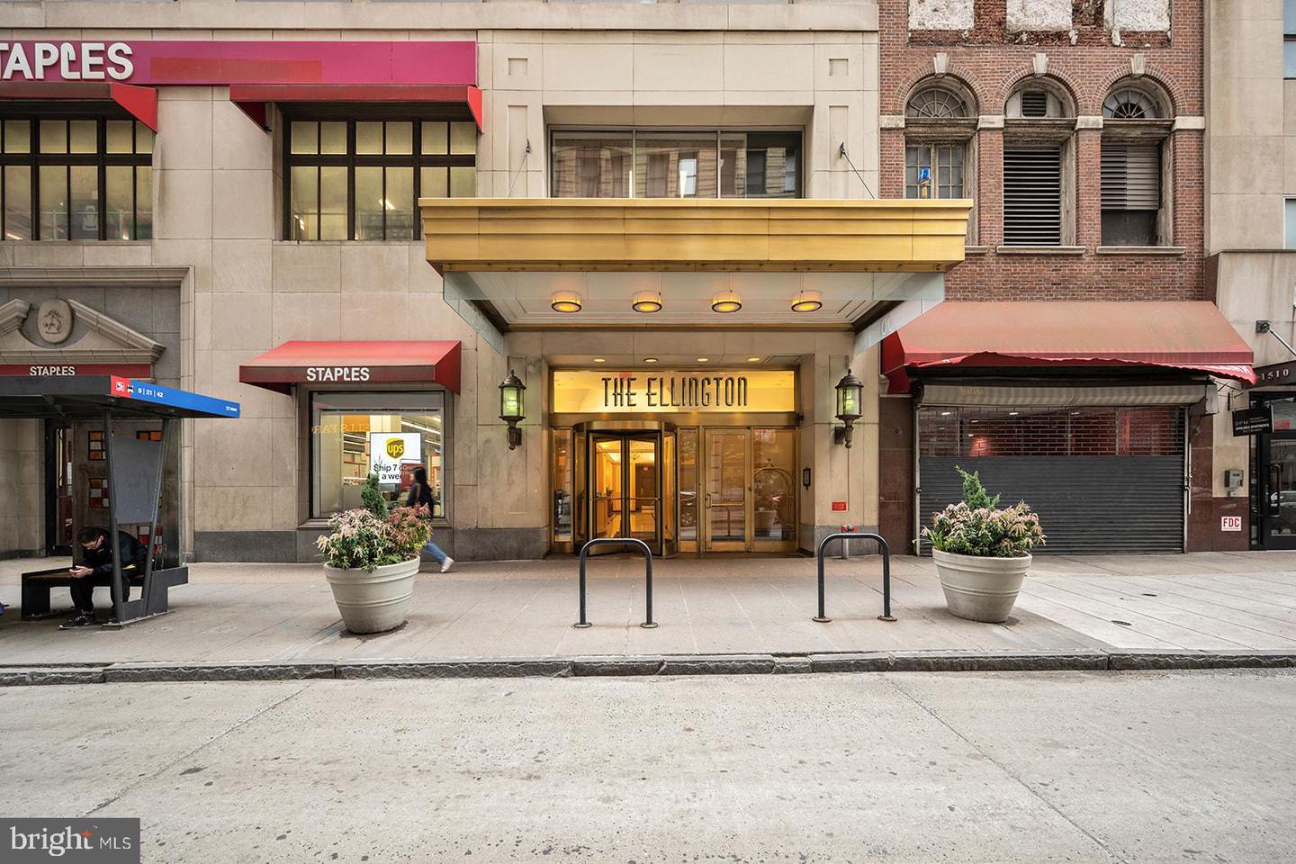 1500 Chestnut St #13e