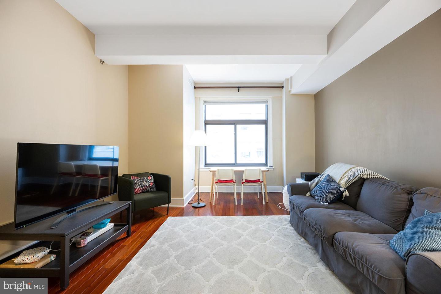 1500 Chestnut St #13e