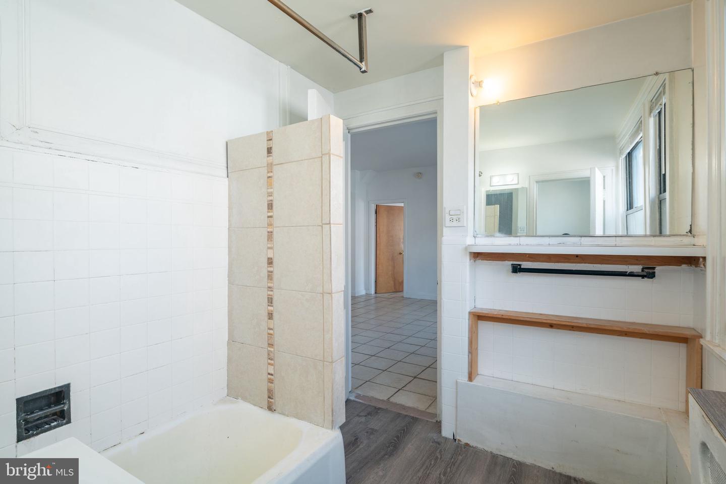 1321-23 Spruce St #4e