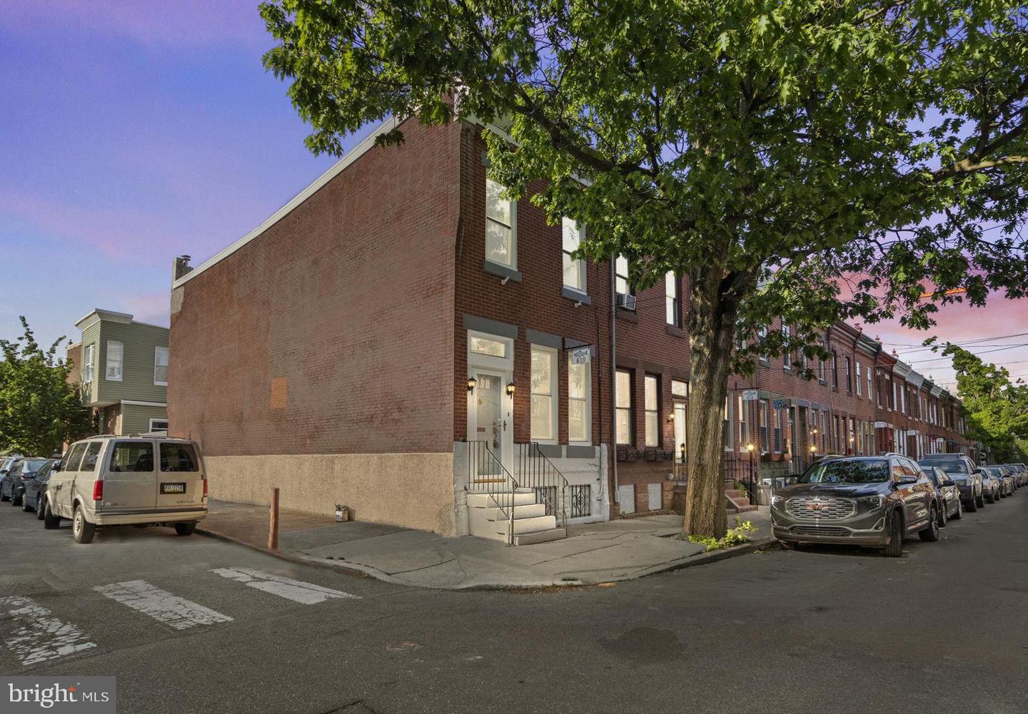 809 E Thompson St