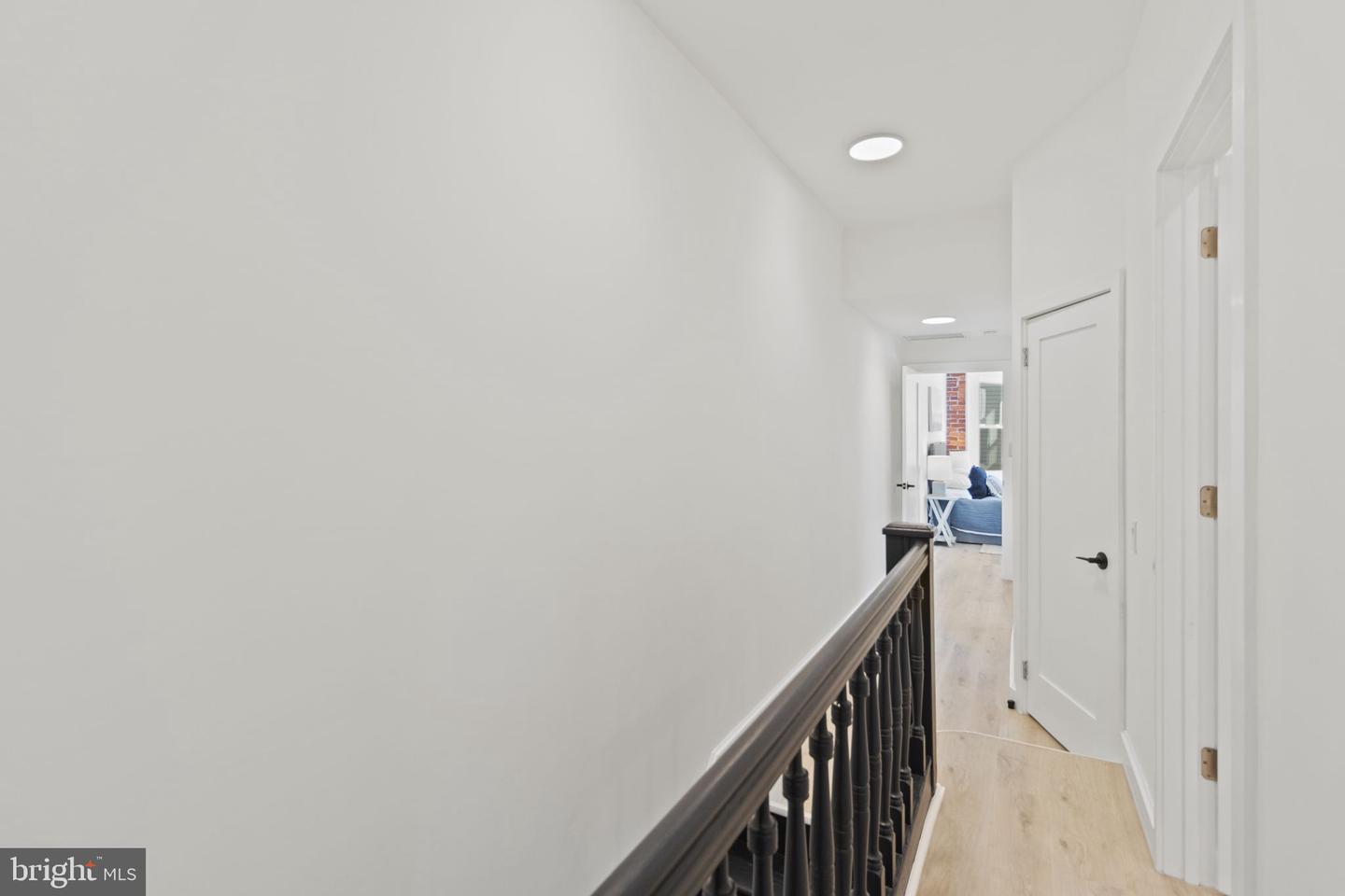809 E Thompson St