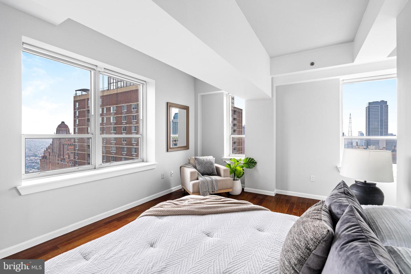 1425 Locust St #Ph31