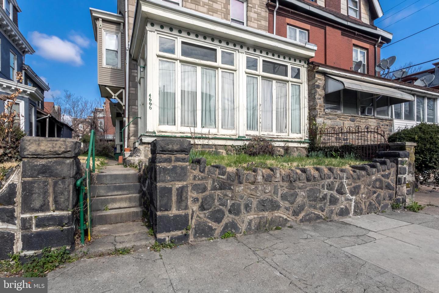 4666 Penn St