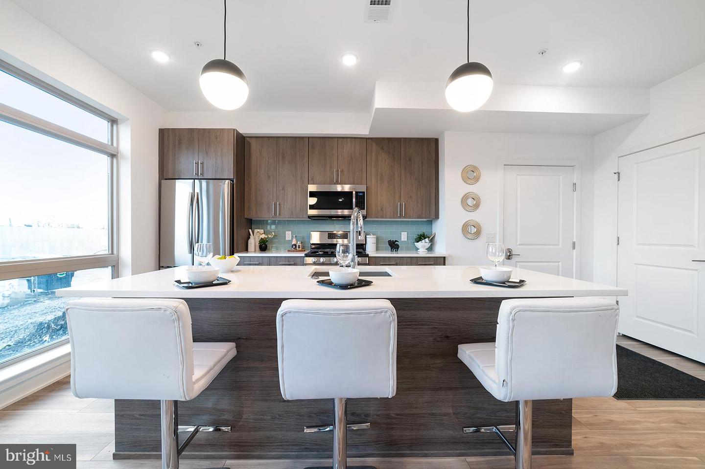 2037 E Lehigh Ave #54c