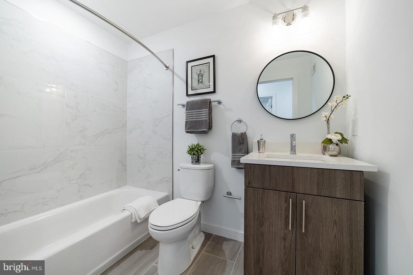 2037 E Lehigh Ave #54c