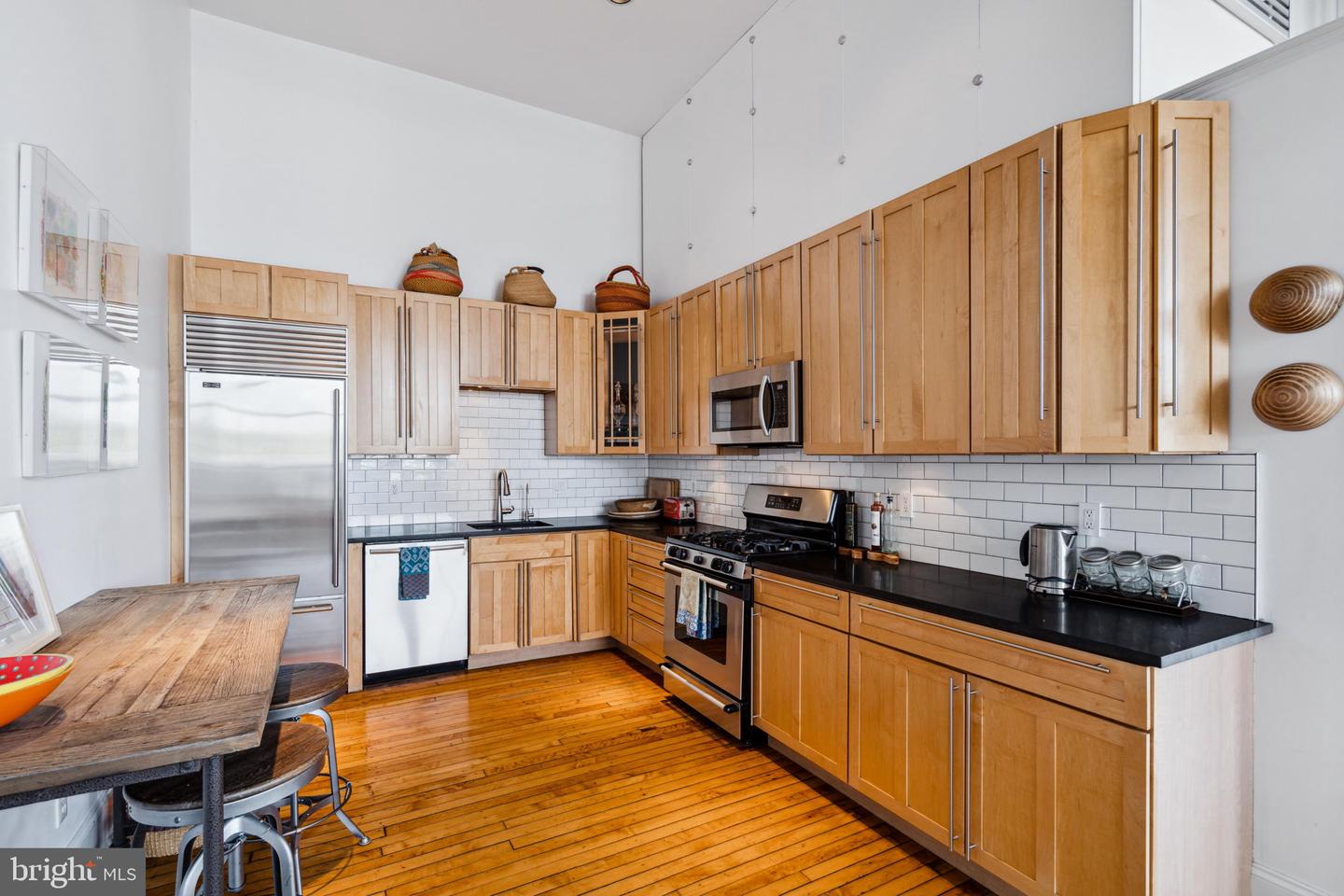 246 Fitzwater St #4a