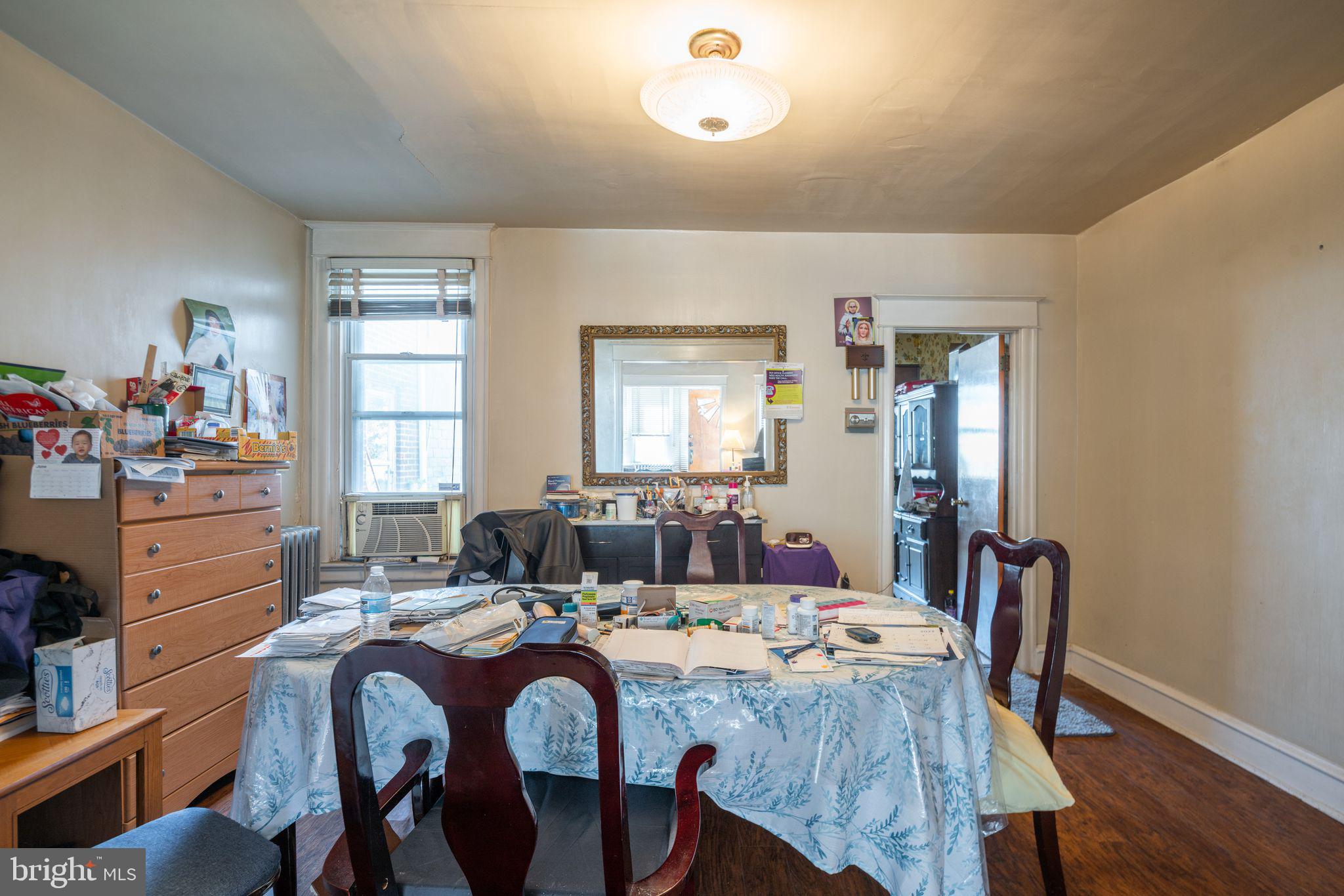 527 van Kirk St