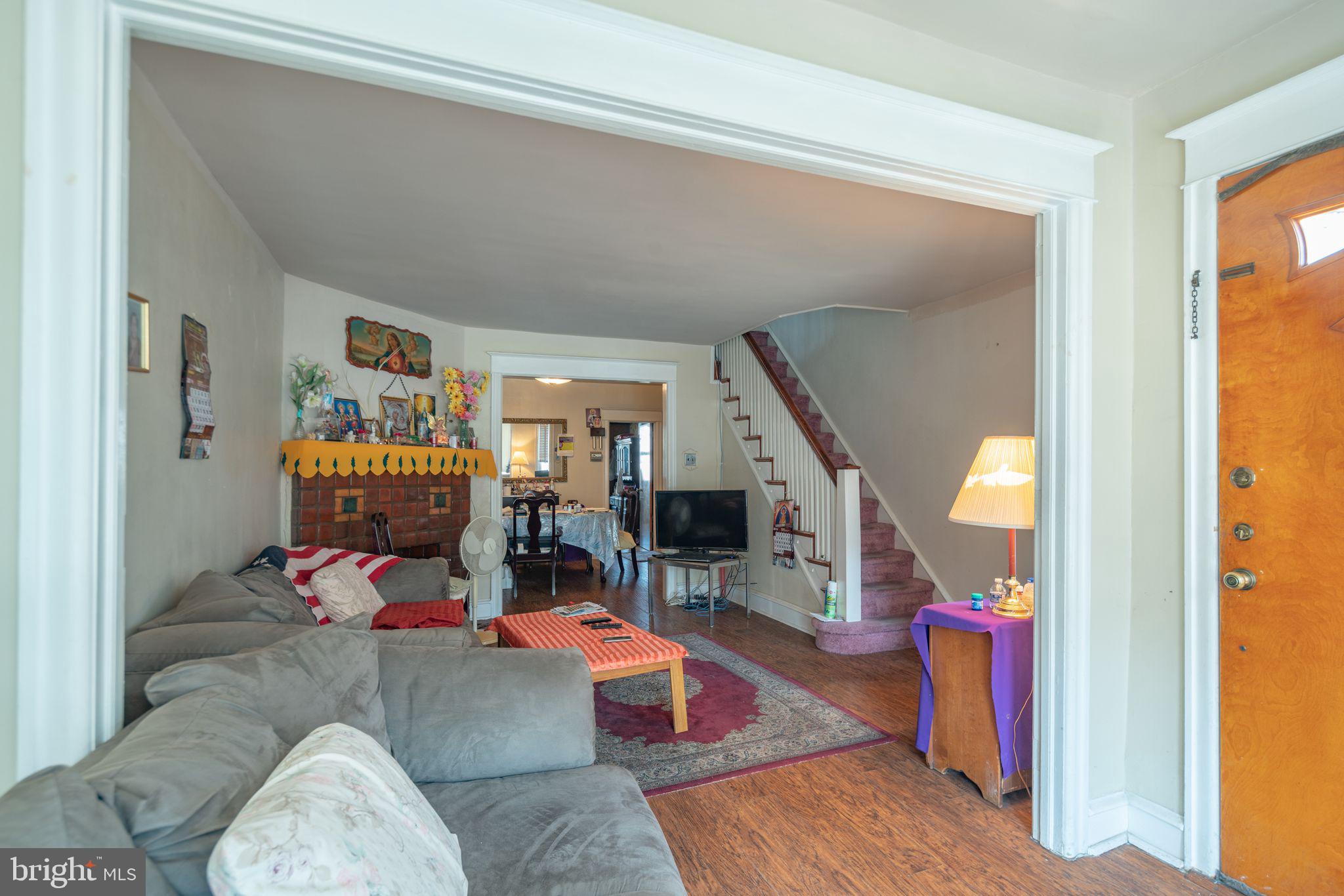 527 van Kirk St