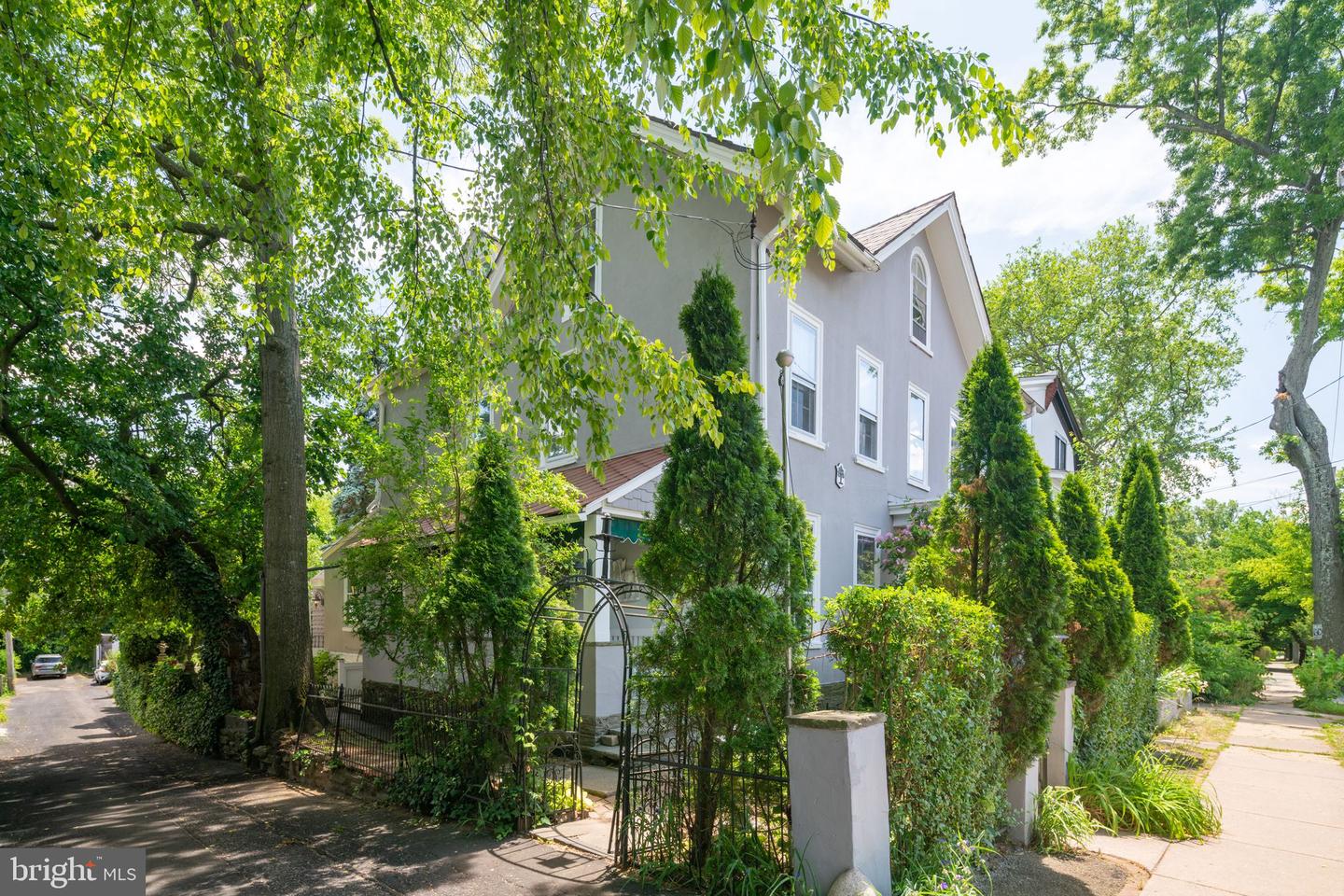 34 W Willow Grove Ave
