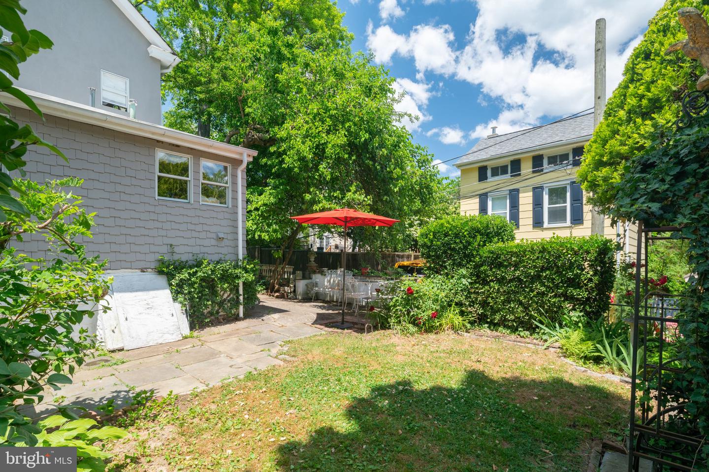 34 W Willow Grove Ave