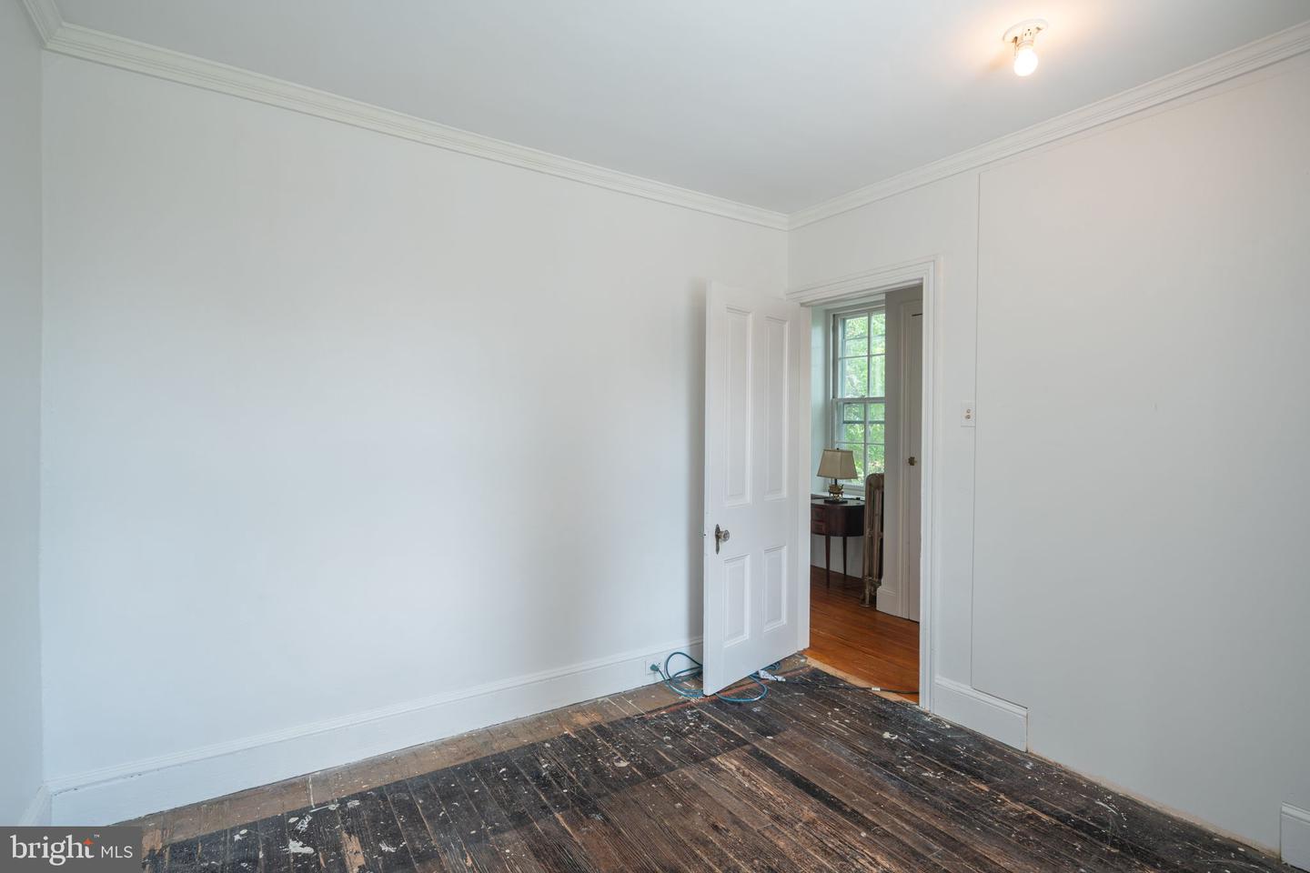 34 W Willow Grove Ave