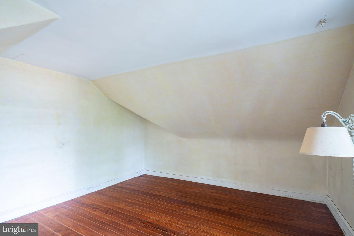 34 W Willow Grove Ave