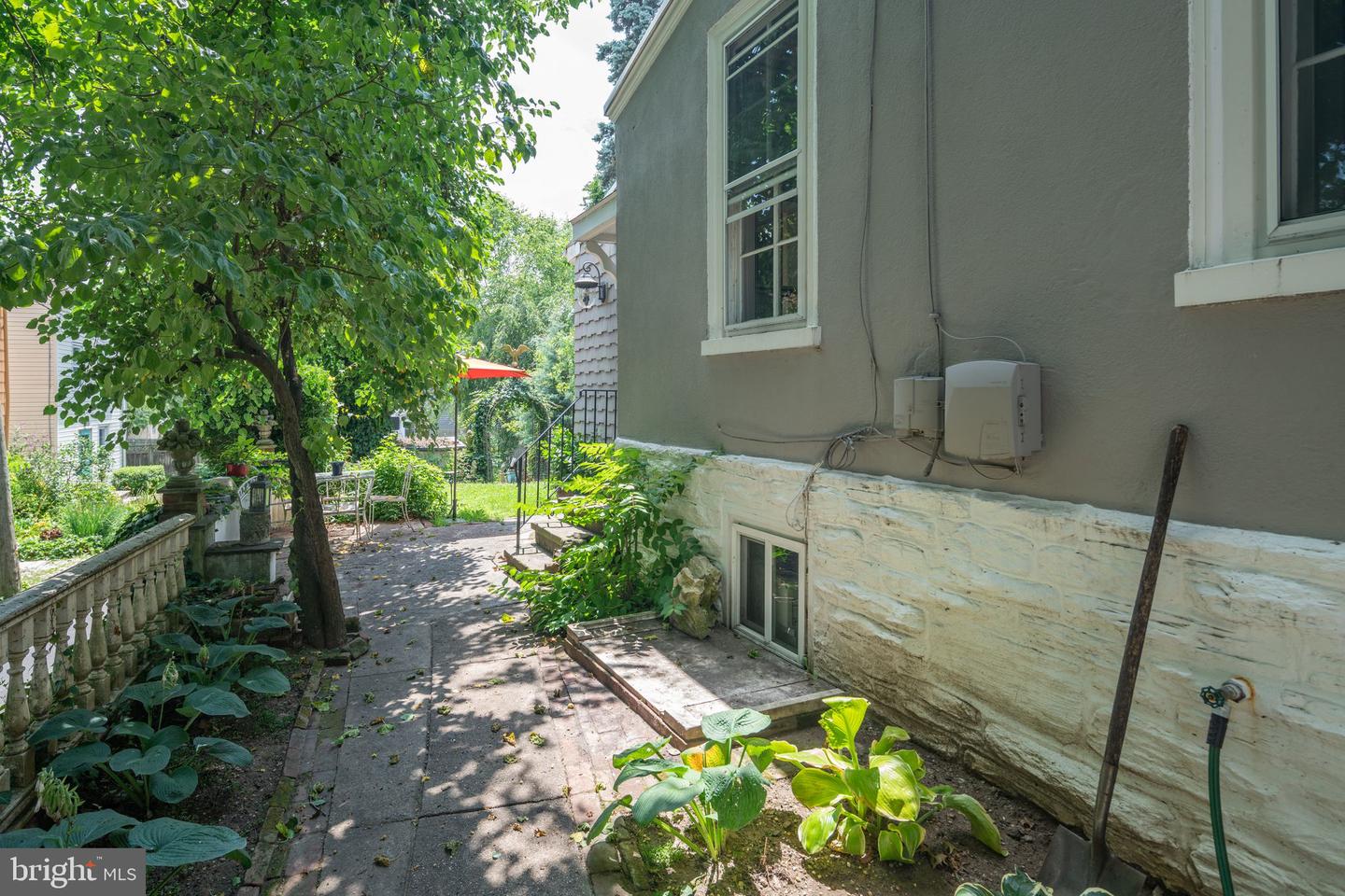34 W Willow Grove Ave