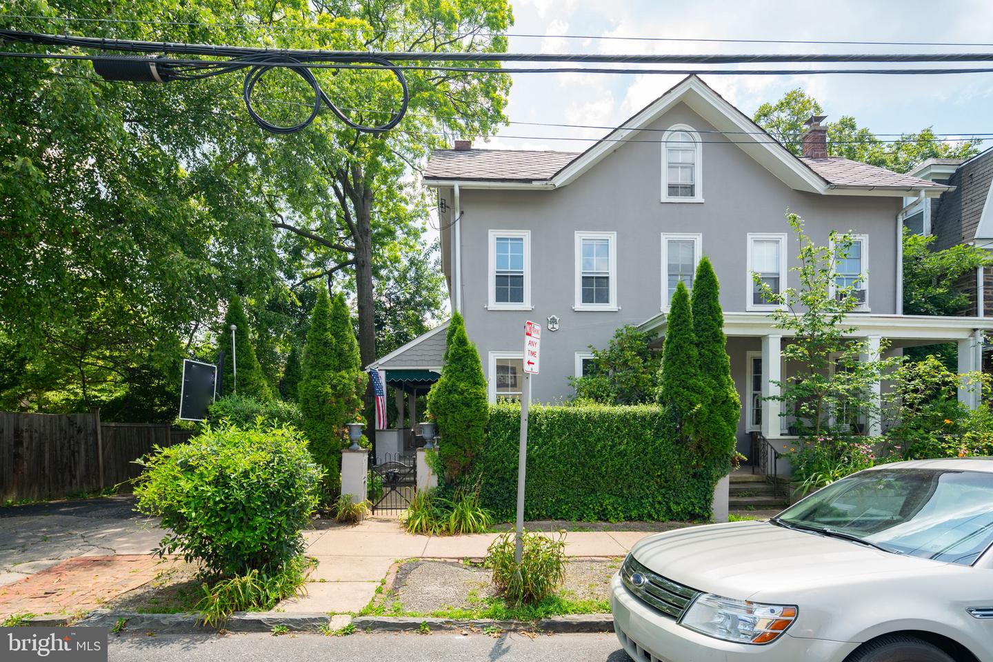 34 W Willow Grove Ave