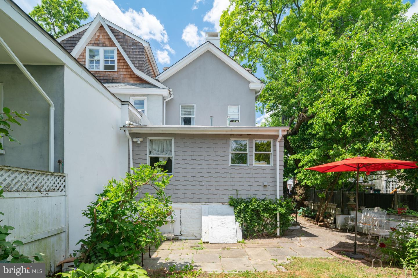 34 W Willow Grove Ave