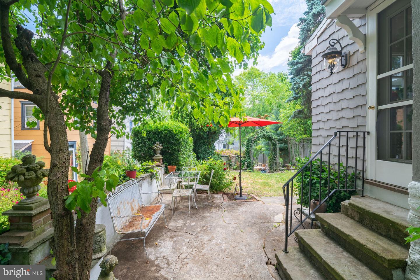 34 W Willow Grove Ave