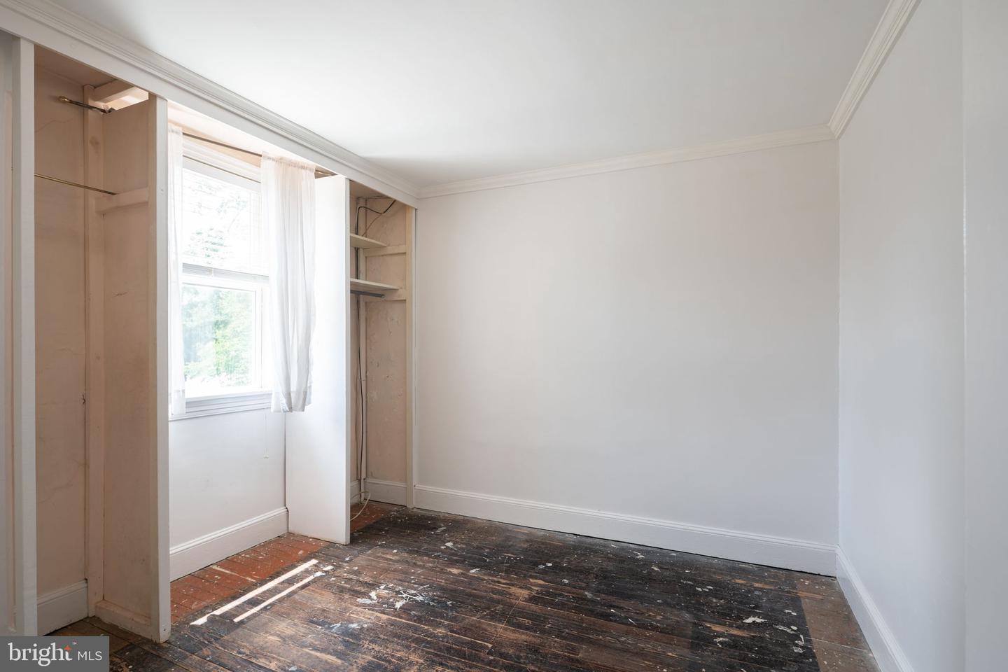 34 W Willow Grove Ave