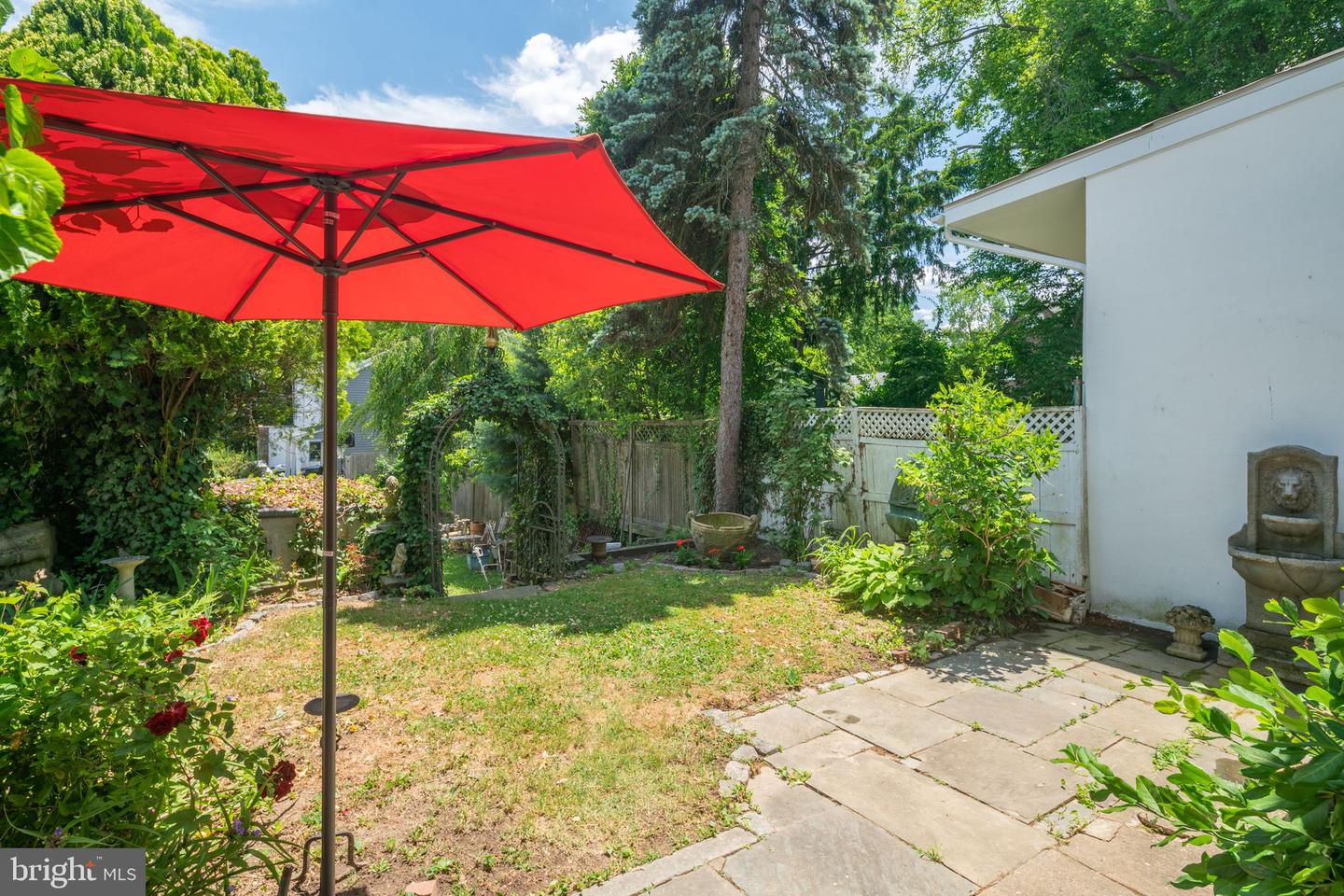 34 W Willow Grove Ave