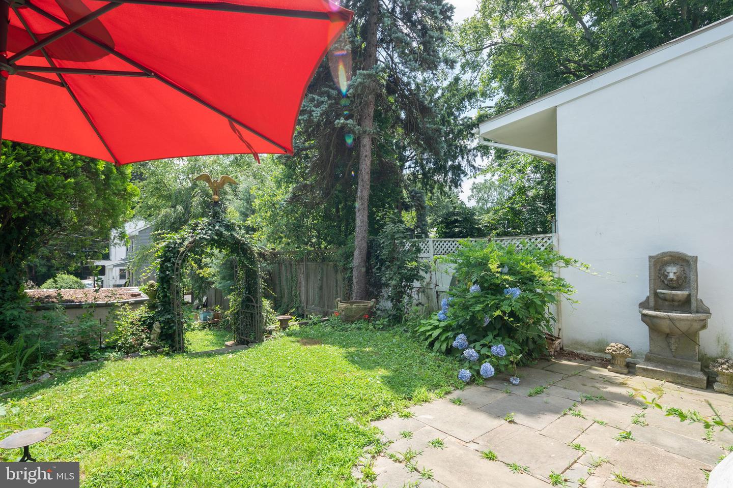 34 W Willow Grove Ave
