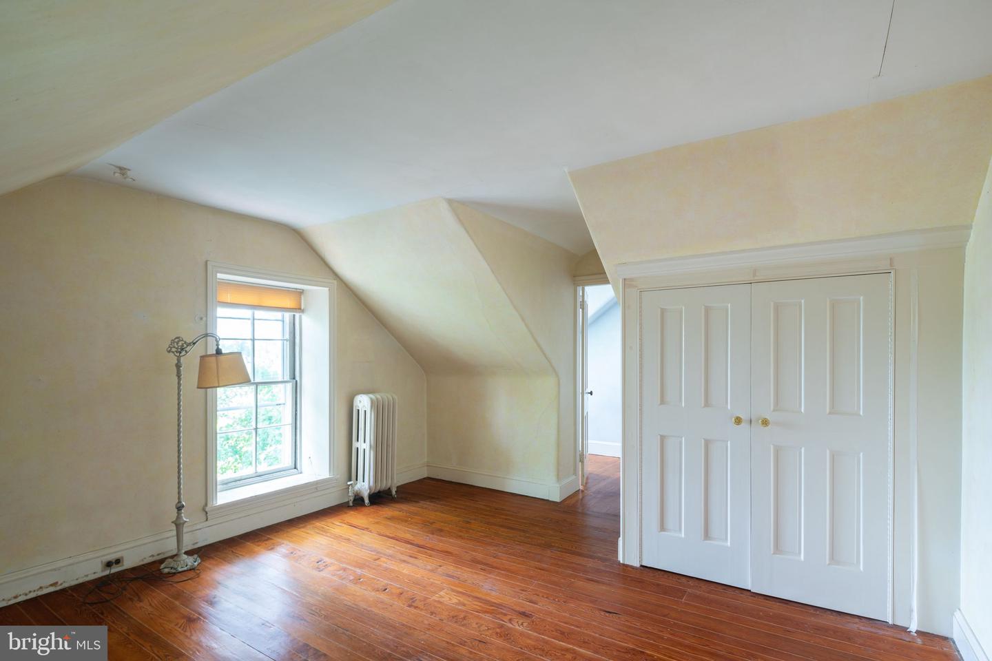 34 W Willow Grove Ave