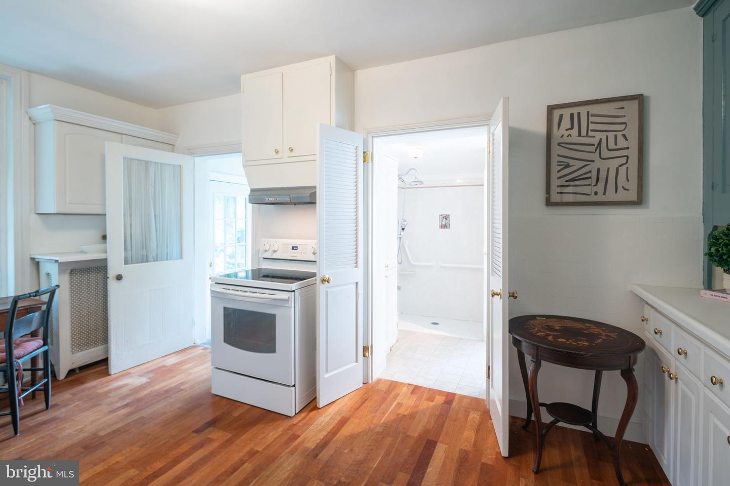 34 W Willow Grove Ave