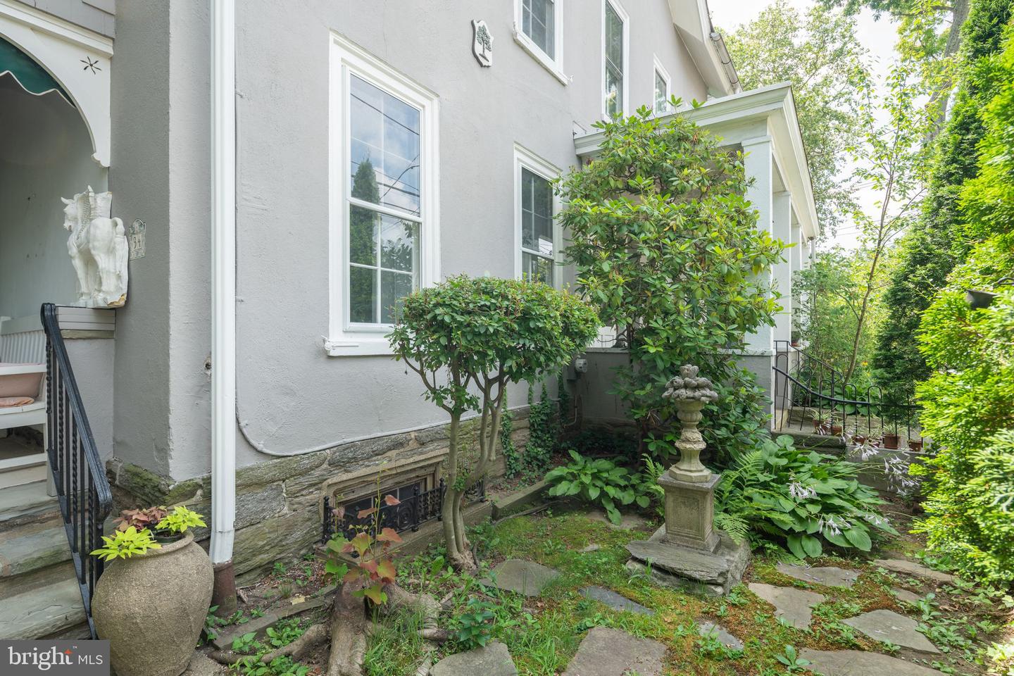 34 W Willow Grove Ave