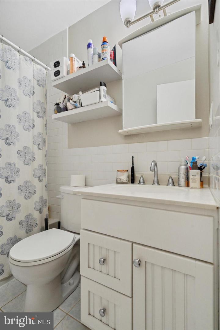 122-24 Chestnut St #401