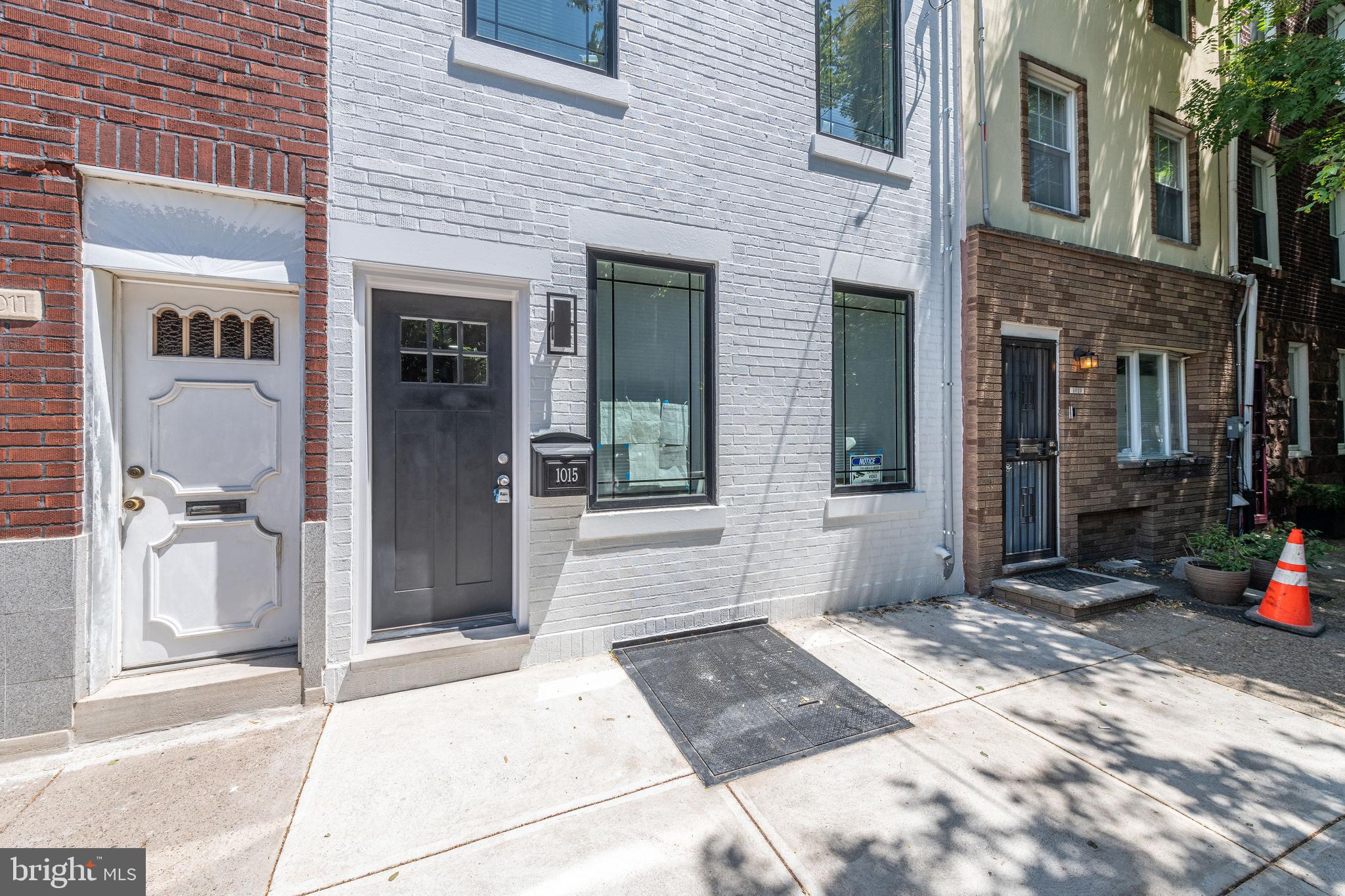 1015 Carpenter St