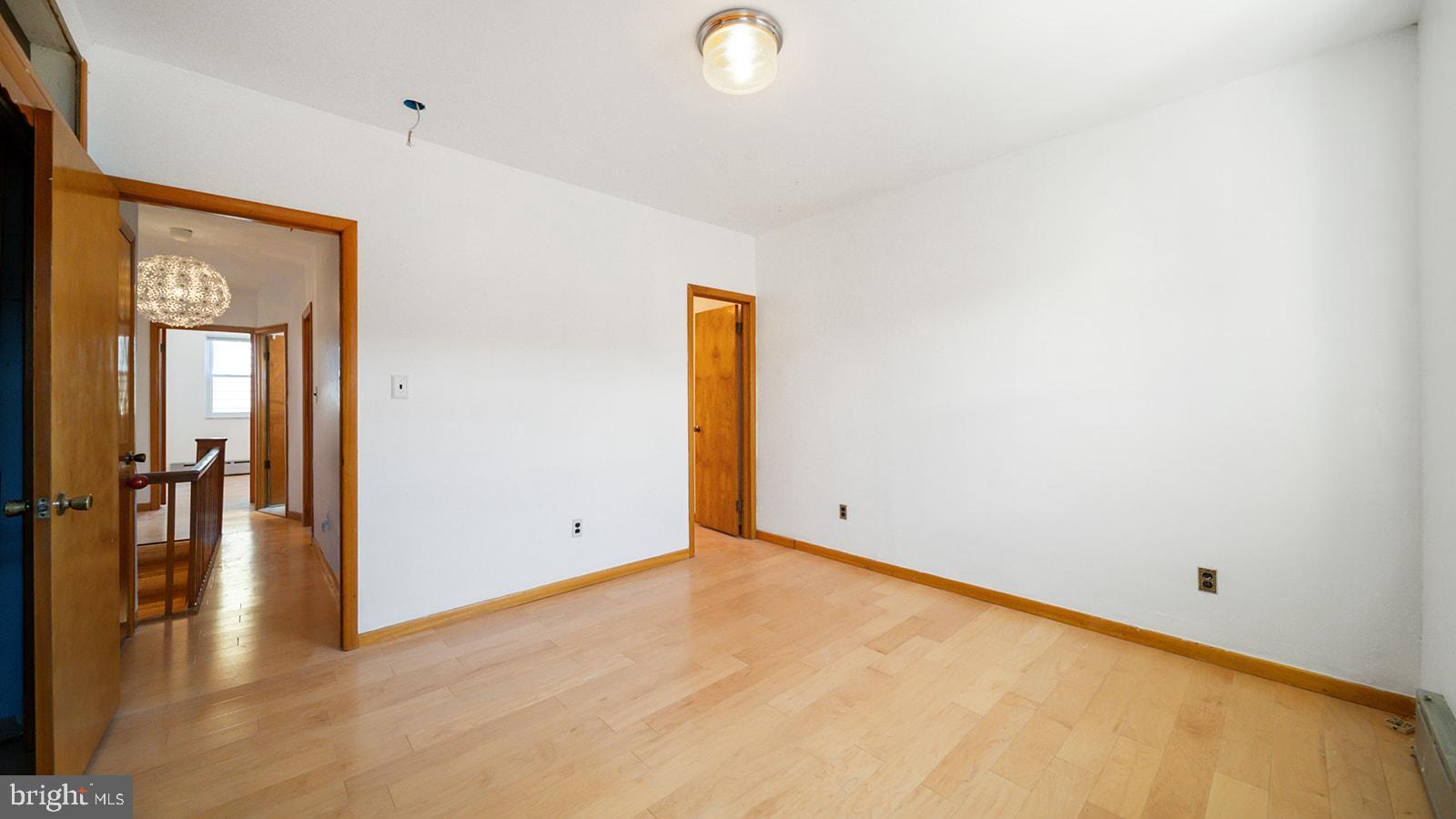 2111 S Rosewood St