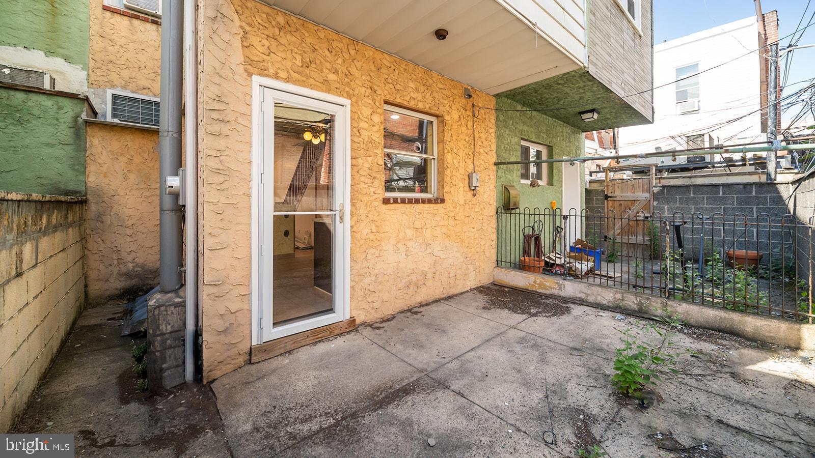 2111 S Rosewood St