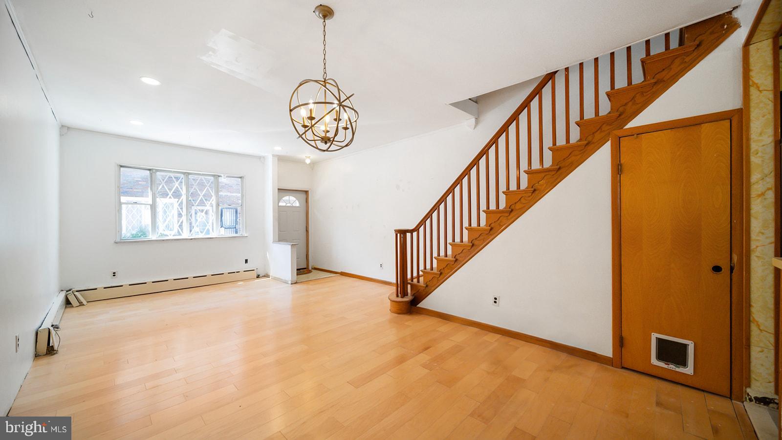 2111 S Rosewood St