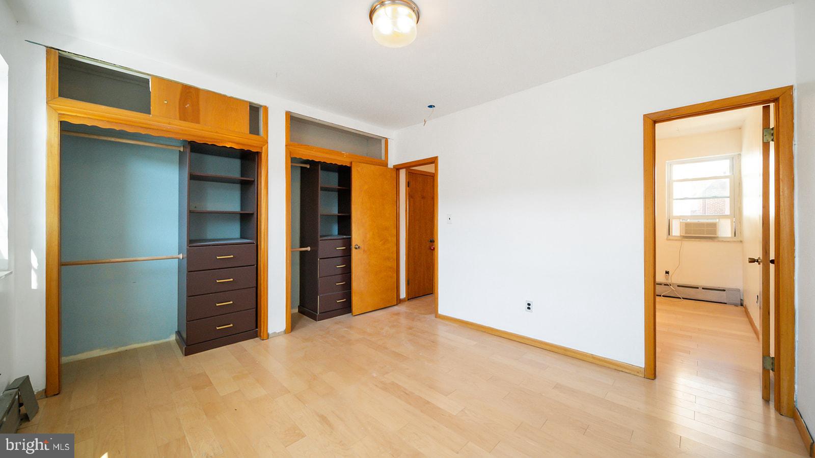 2111 S Rosewood St