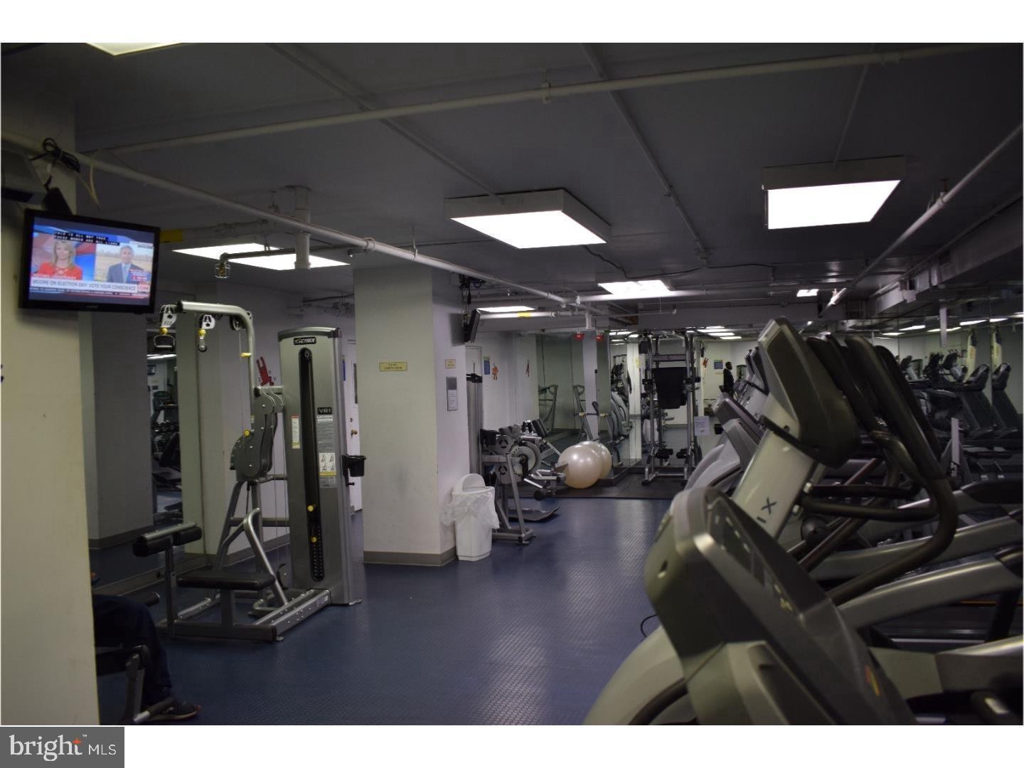 2101-17 Chestnut St #1420