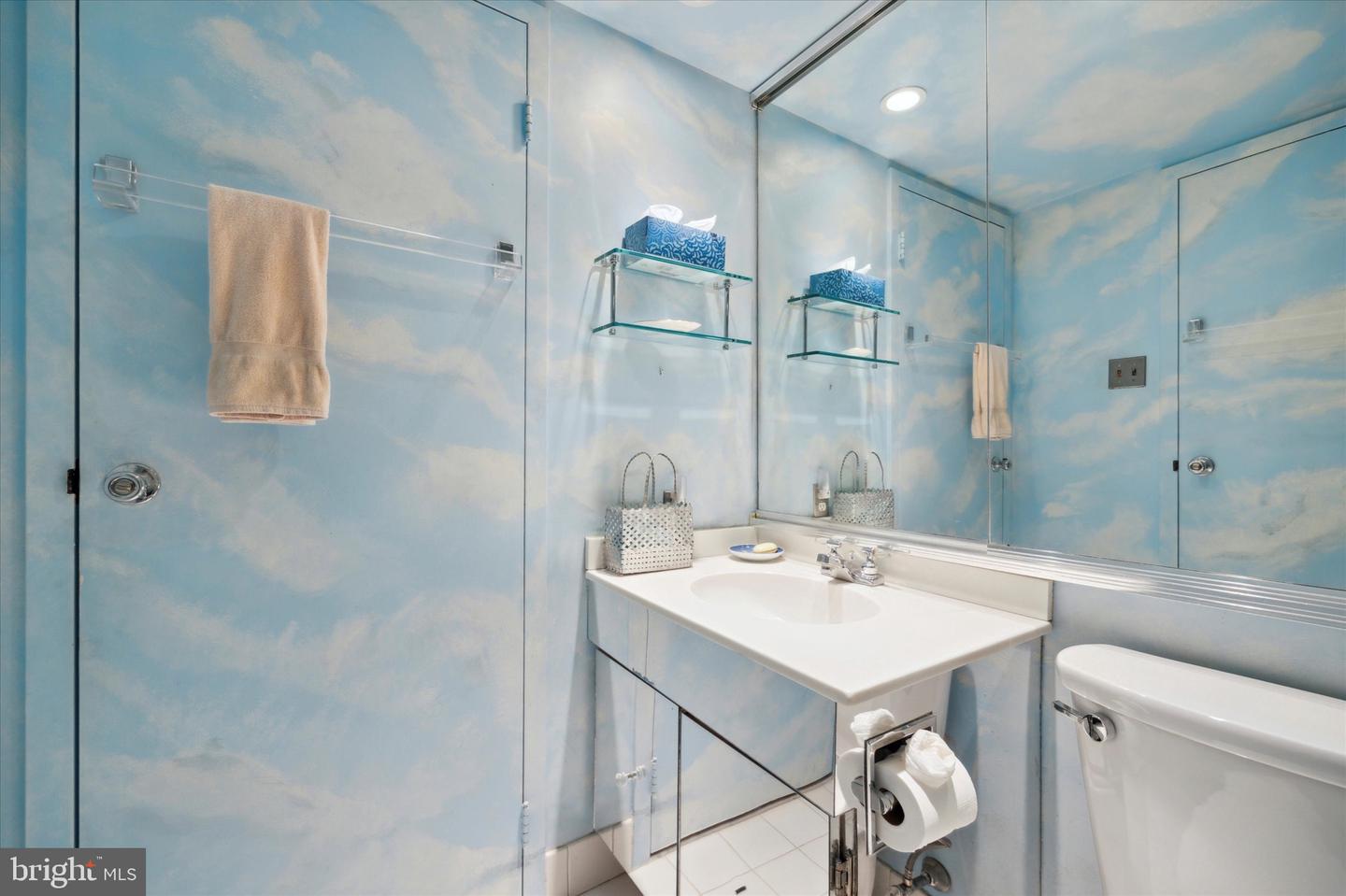 532 Manning Walk #3