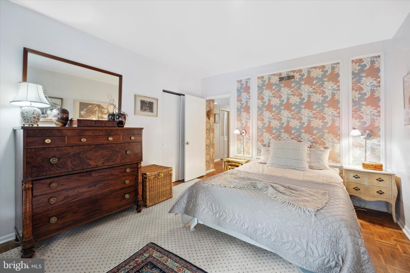 532 Manning Walk #3
