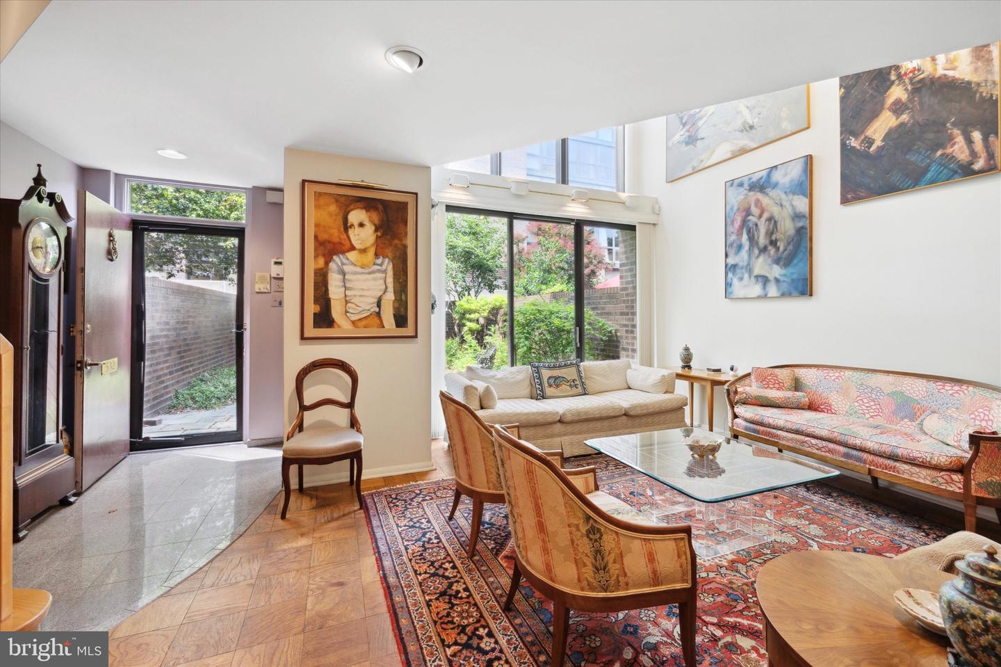 532 Manning Walk #3