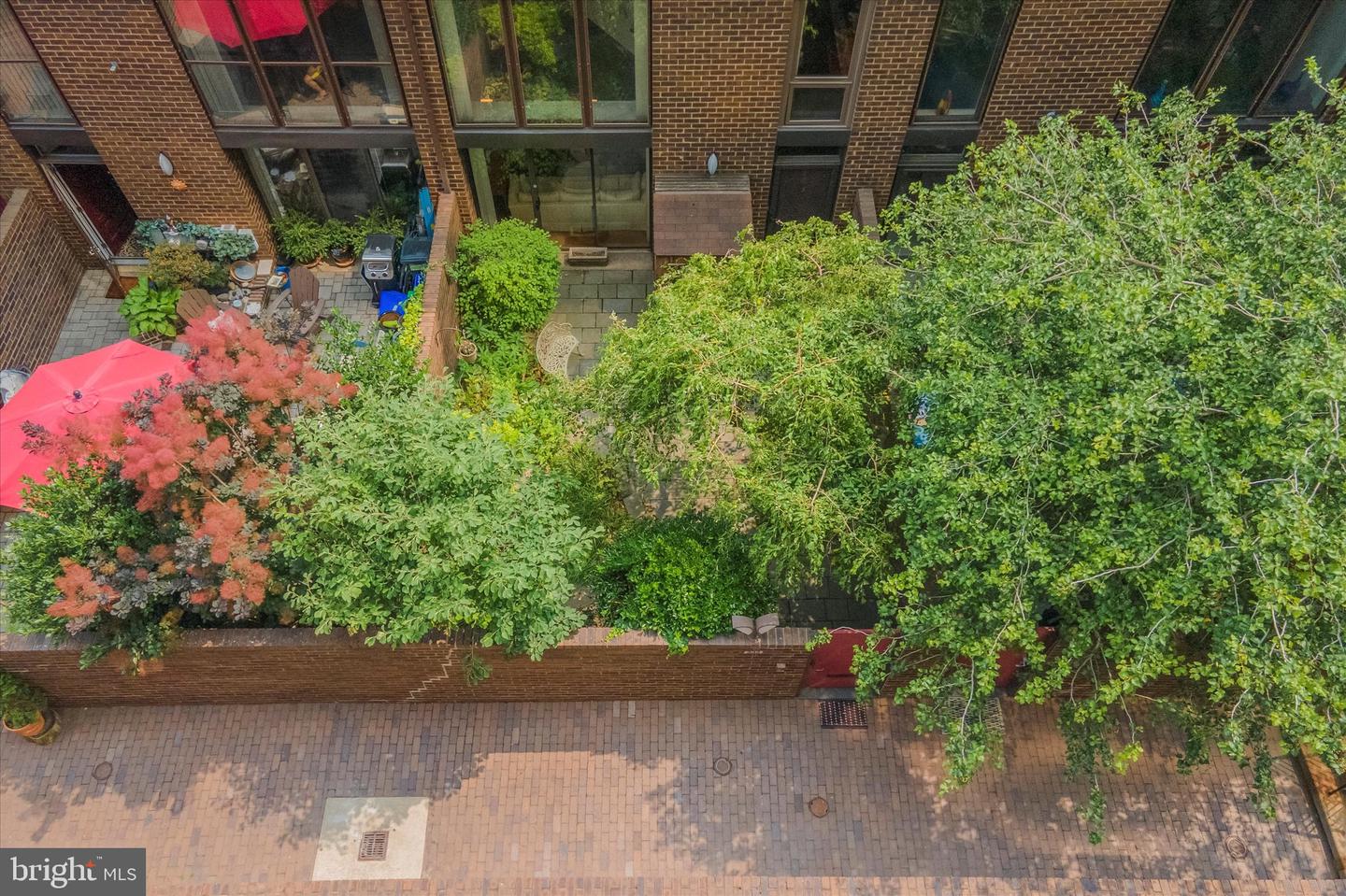 532 Manning Walk #3