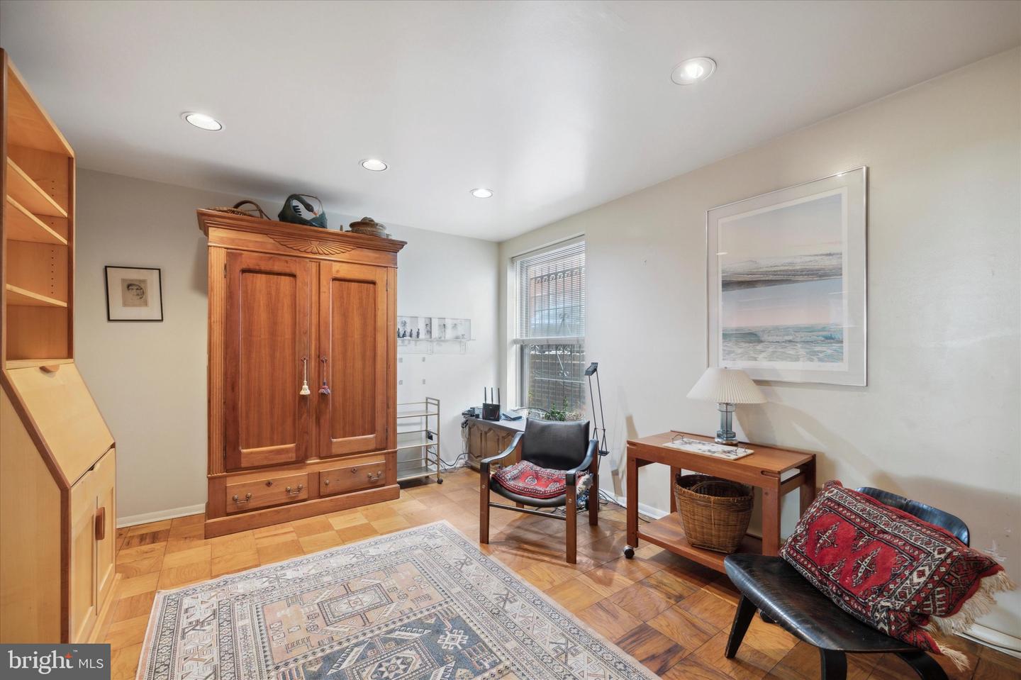 532 Manning Walk #3
