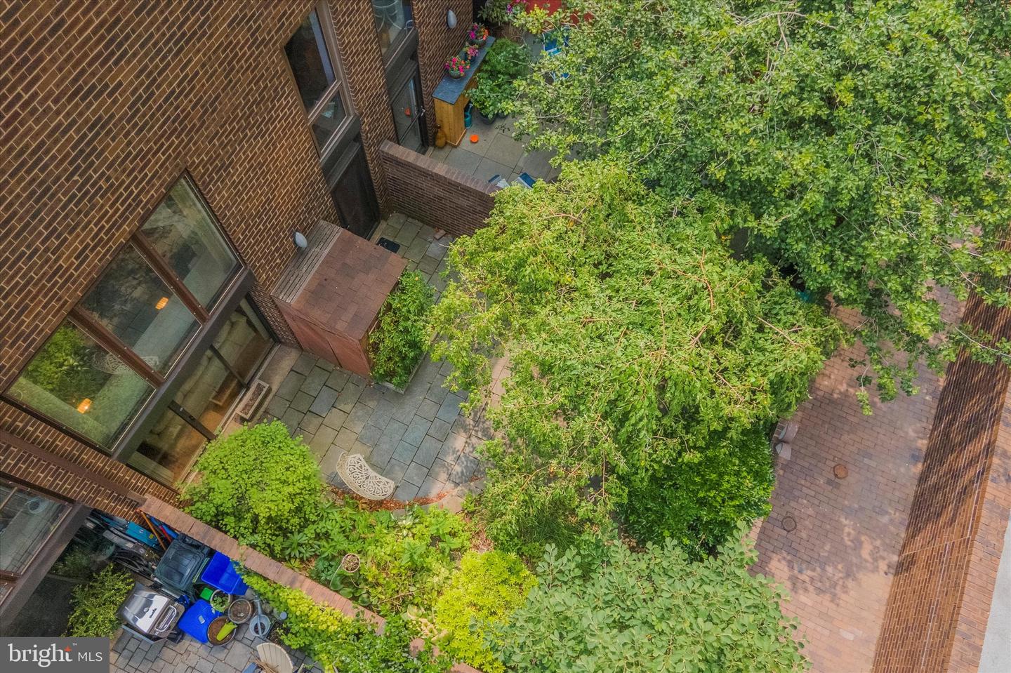 532 Manning Walk #3