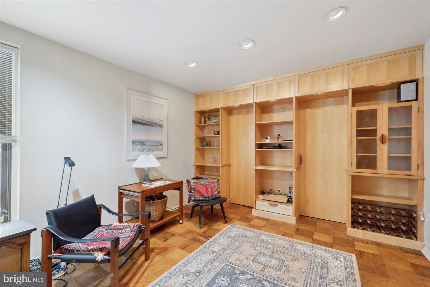 532 Manning Walk #3