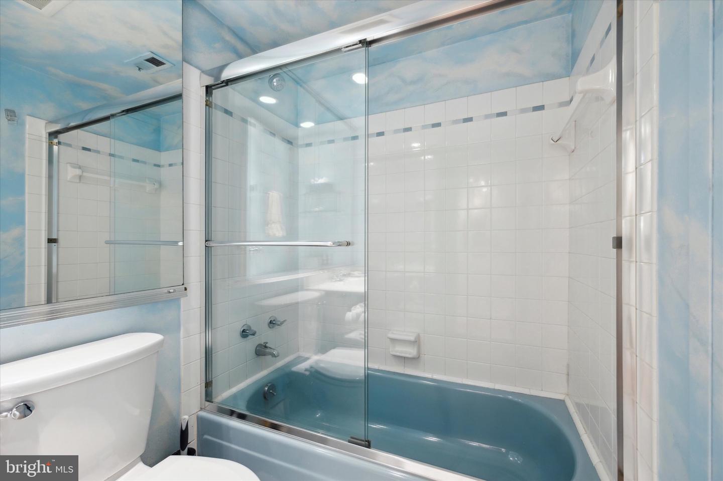 532 Manning Walk #3