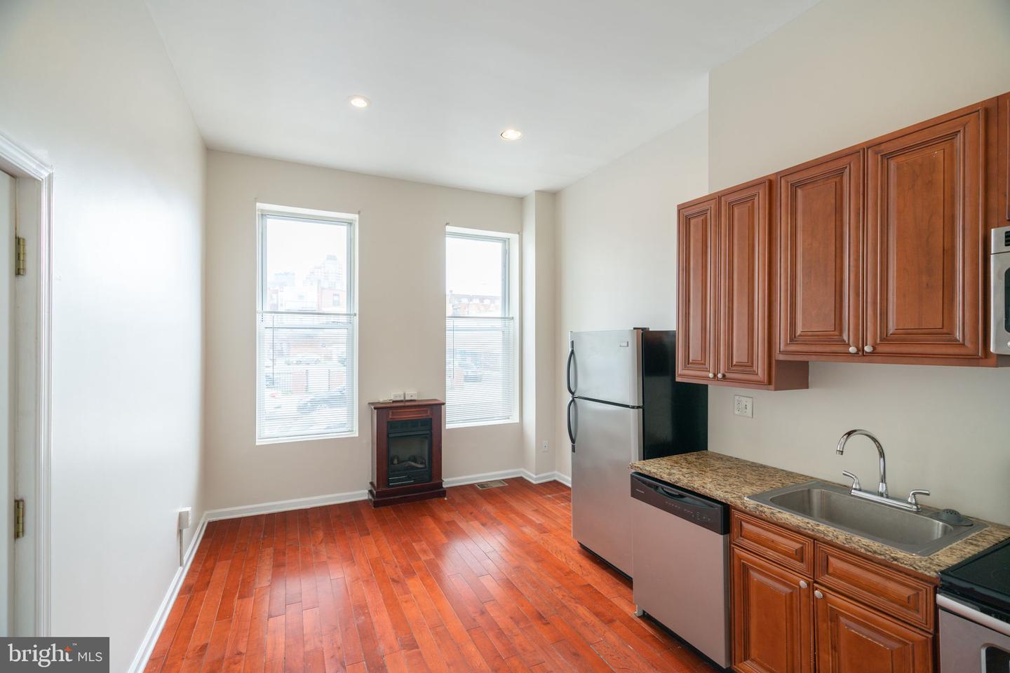 1422 Christian St #1f