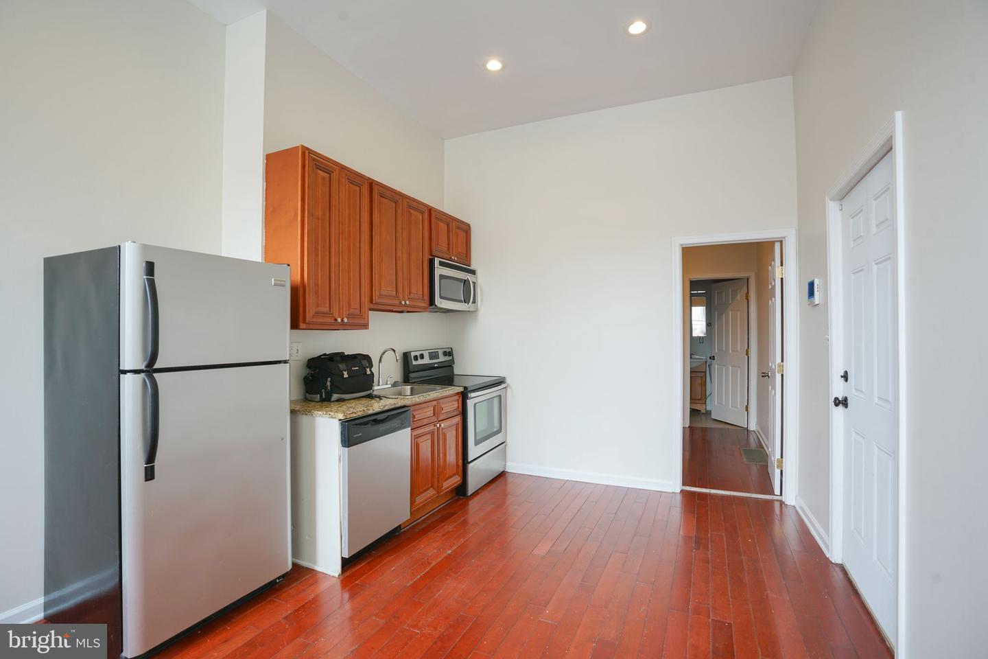 1422 Christian St #1f