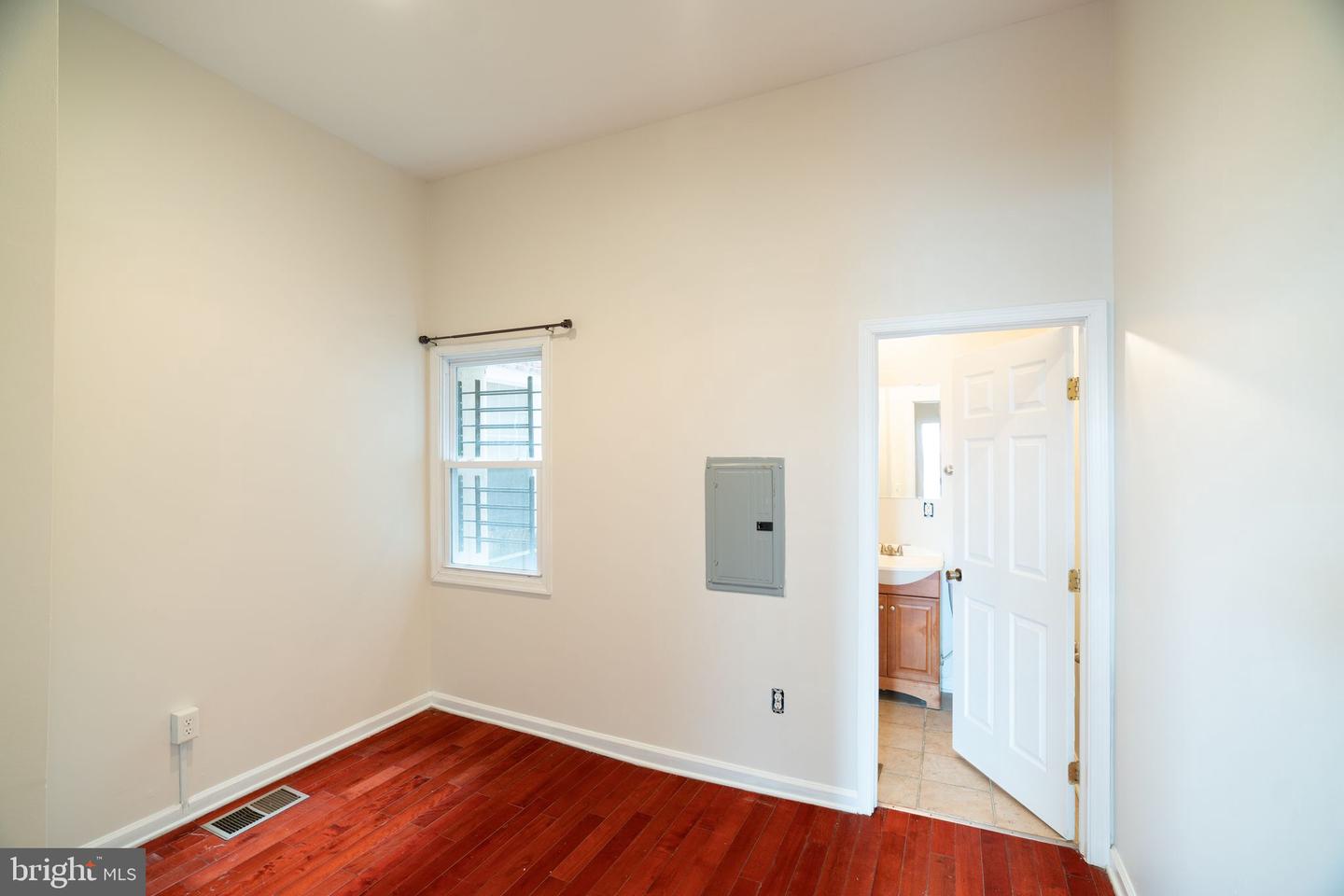 1422 Christian St #1f