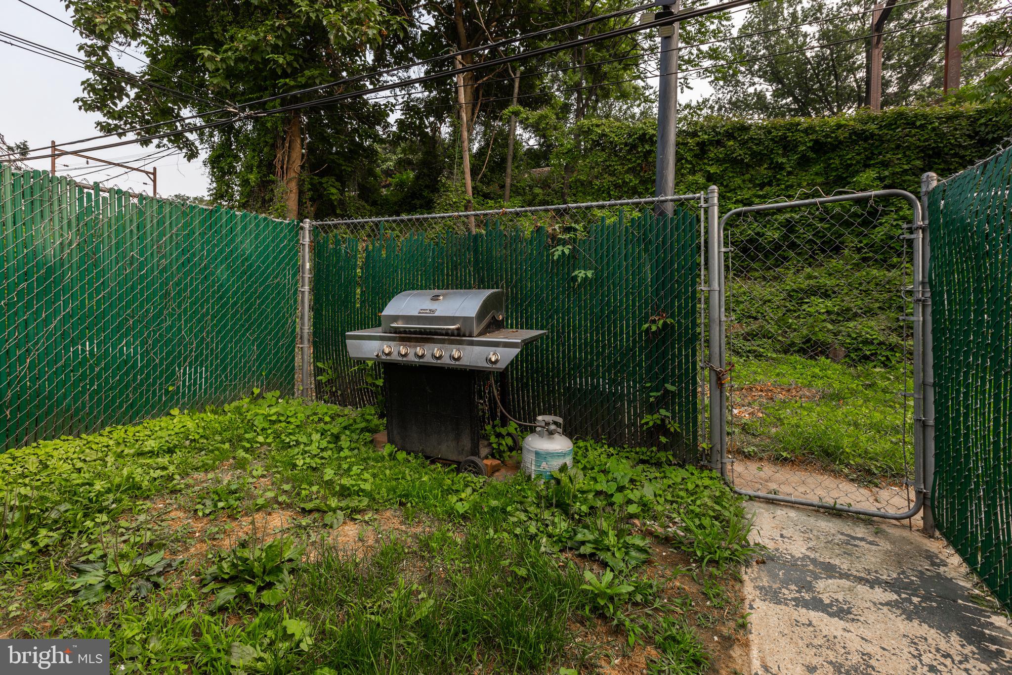 540 W Somerville Ave