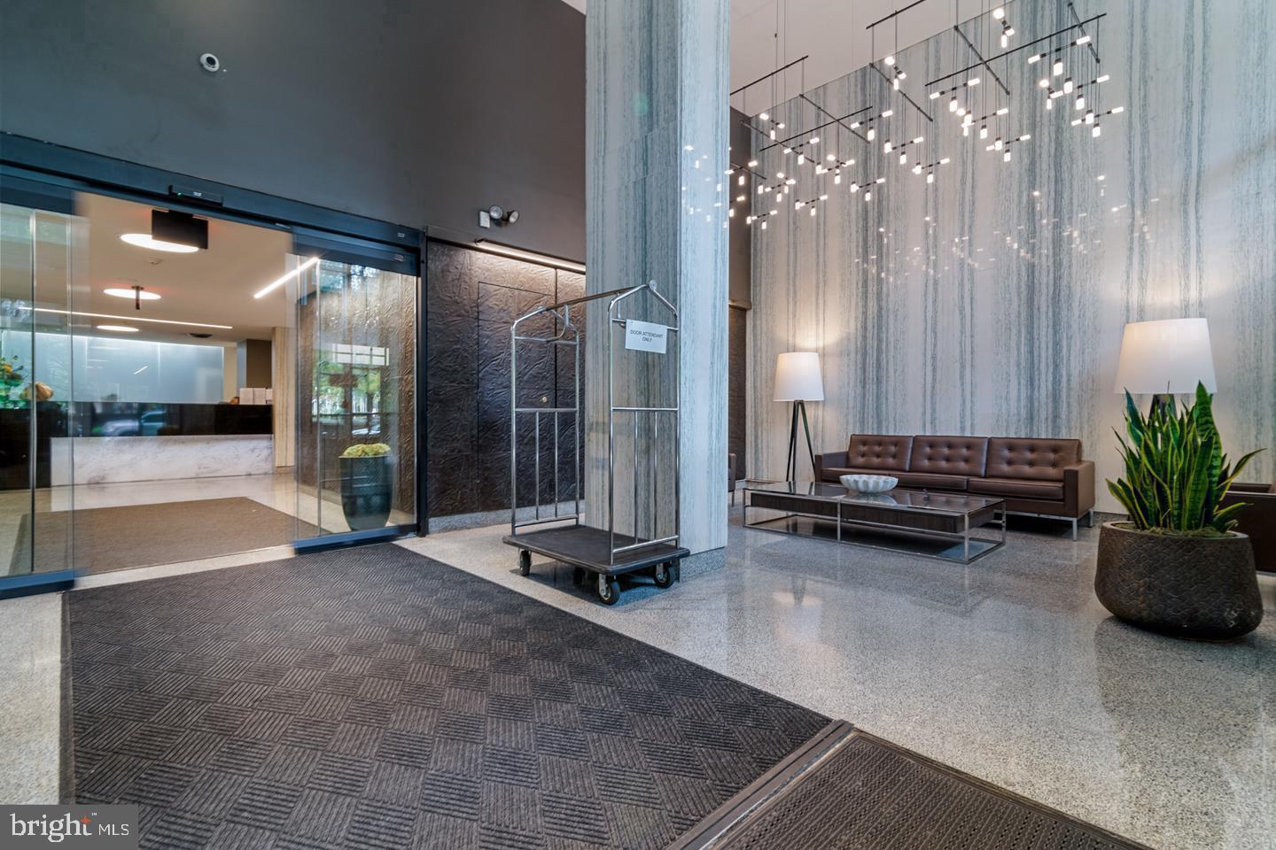 604-36 S Washington Sq #1401