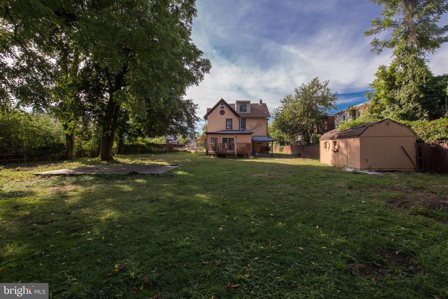 724 E Locust Ave
